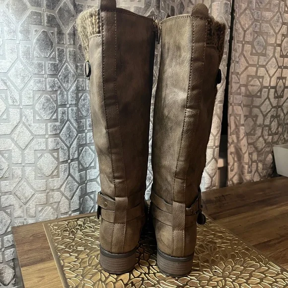 Brown Knee-High Women's Boots - Picture 4 of 6